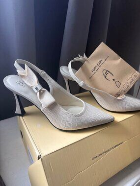 Cosy Island White Bow Block Heels Size 8 Bridal Wedding Party Shoes